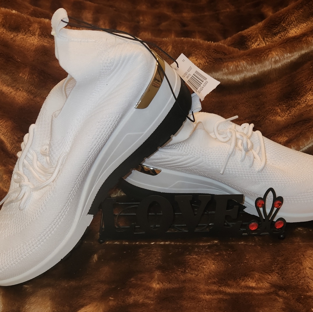 Casual Tennis Shoes